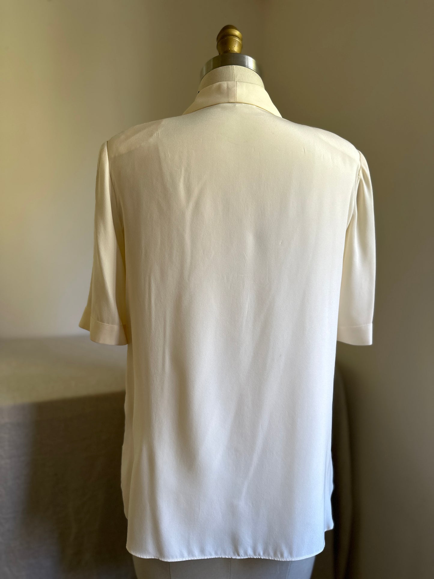 Ida Scratch Cream Silk One Button Blouse