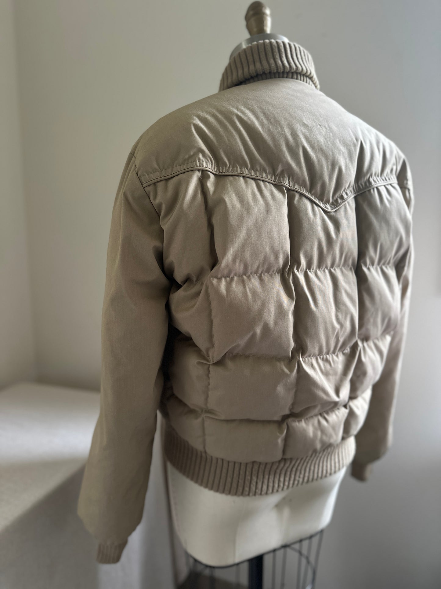 Tempo Goose Down Filled Western Style Khaki Puffy Jacket