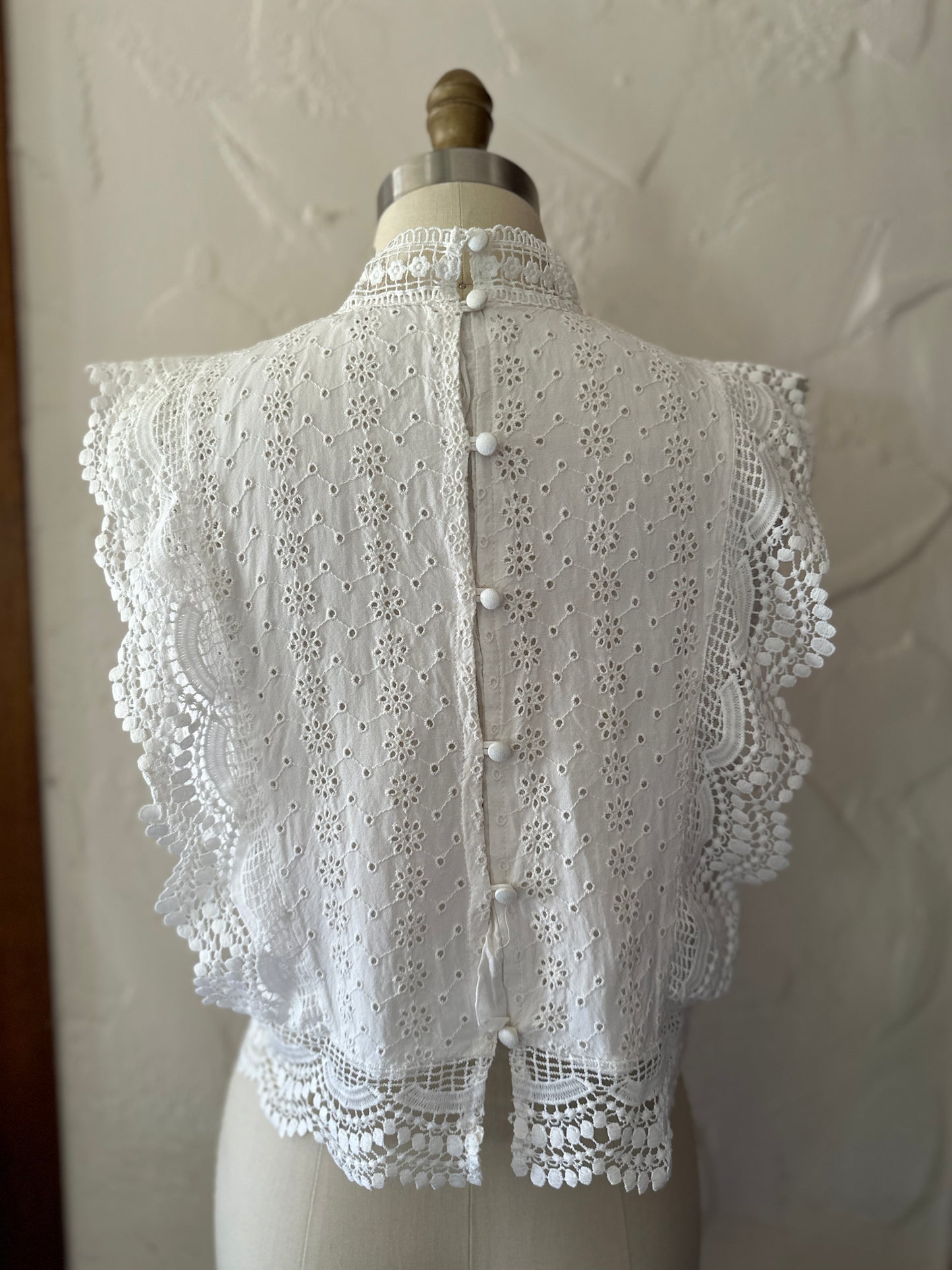 White Eyelet Sleeveless Crop