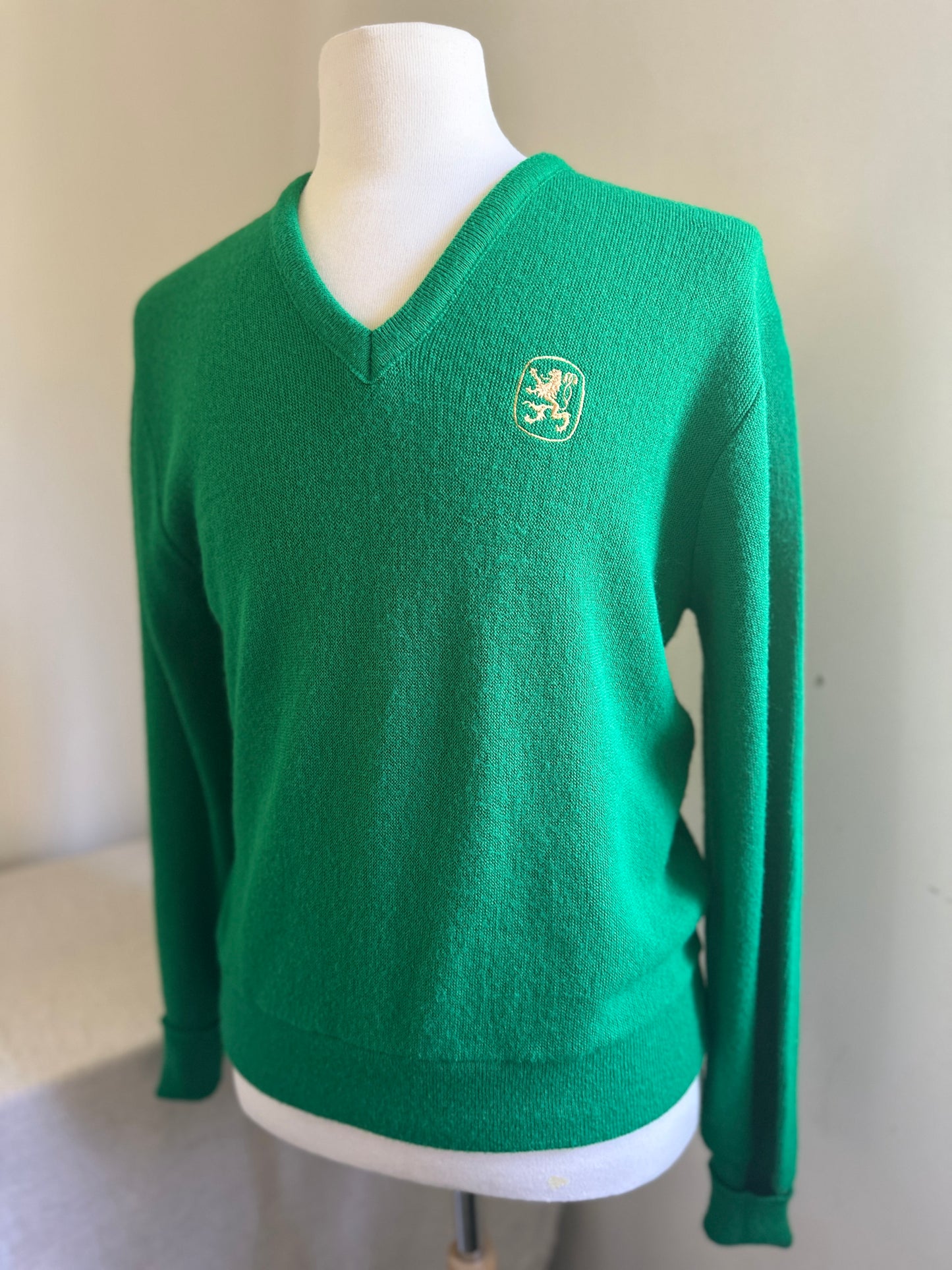 Vantage Kelly Green V-Neck Golf Sweater