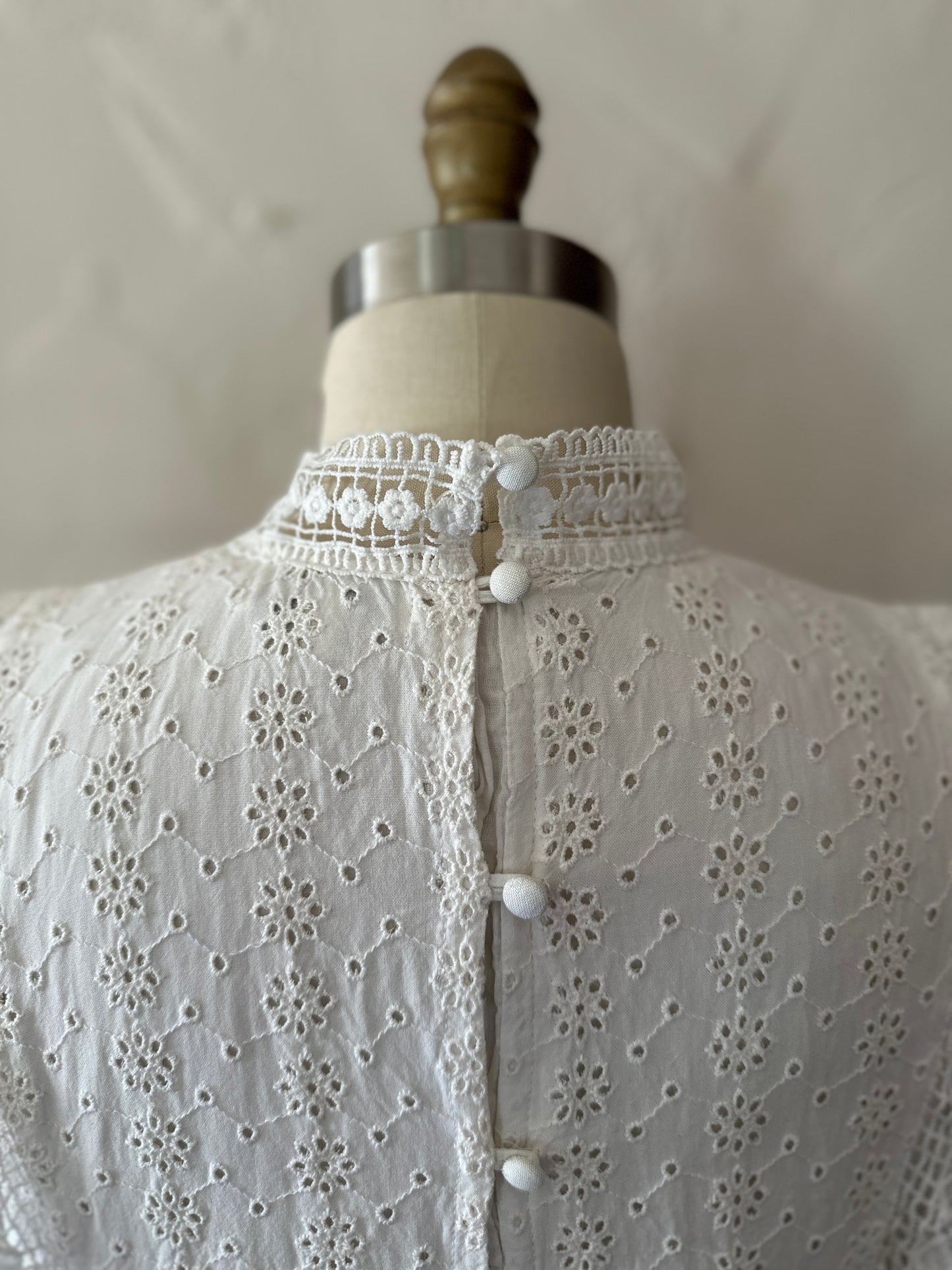 White Eyelet Sleeveless Crop