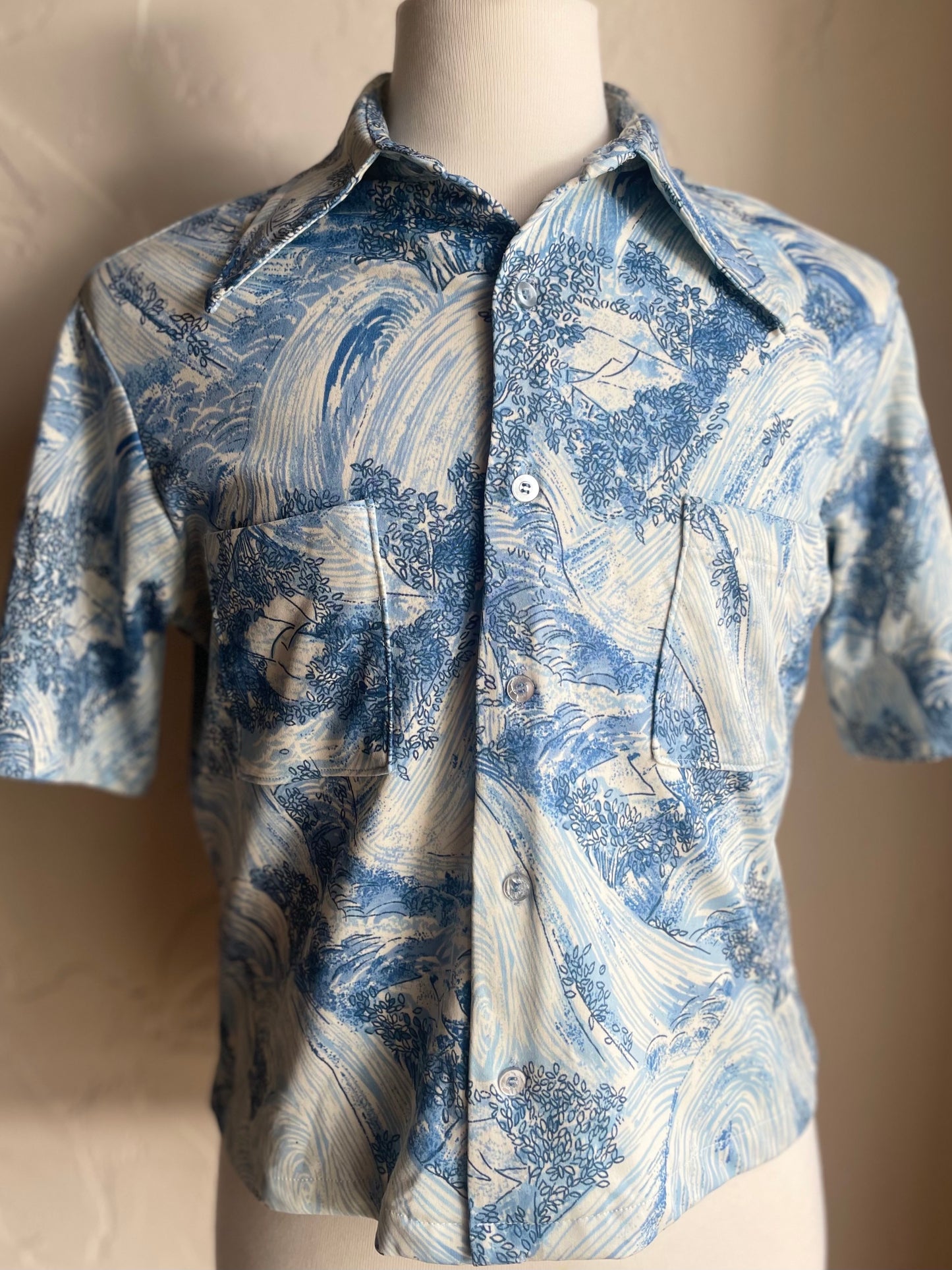 Surf Wind Cropped Button-Up