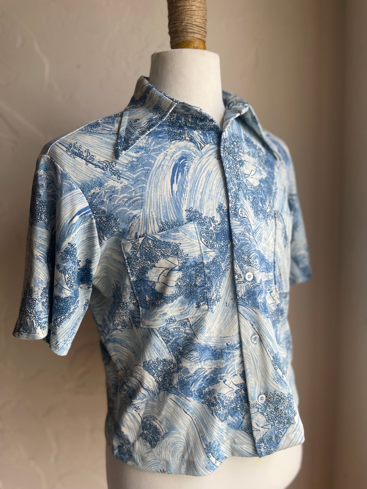 Surf Wind Cropped Button-Up