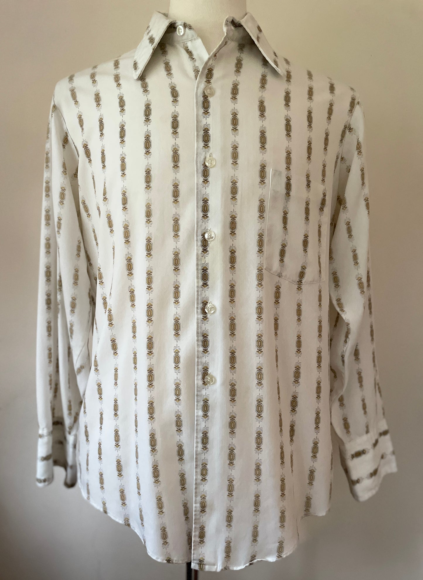 Rounded Collar Jacquard Button Up
