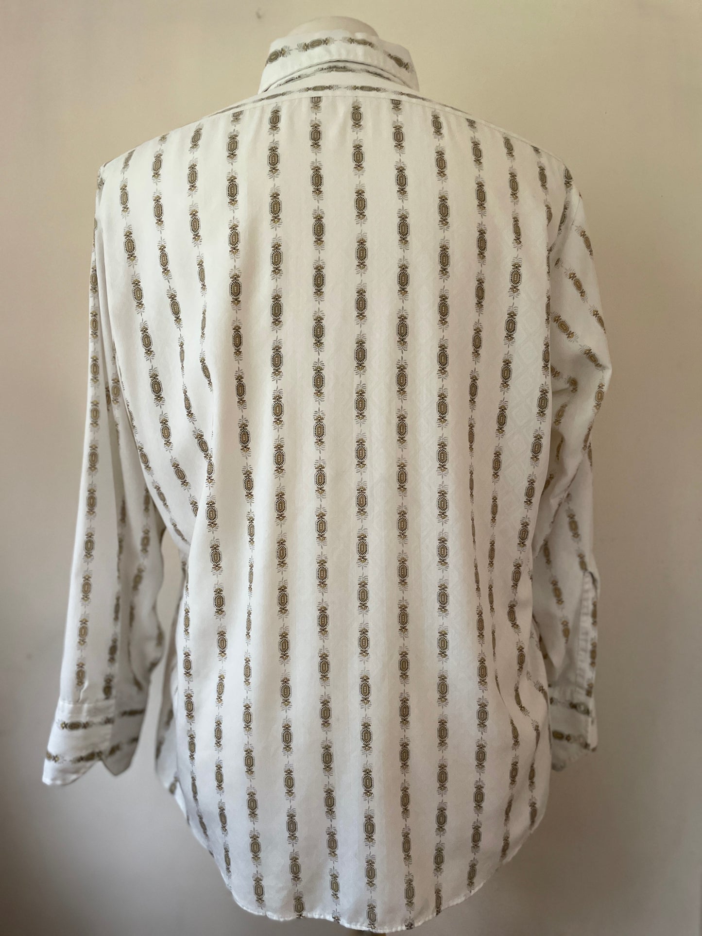 Rounded Collar Jacquard Button Up