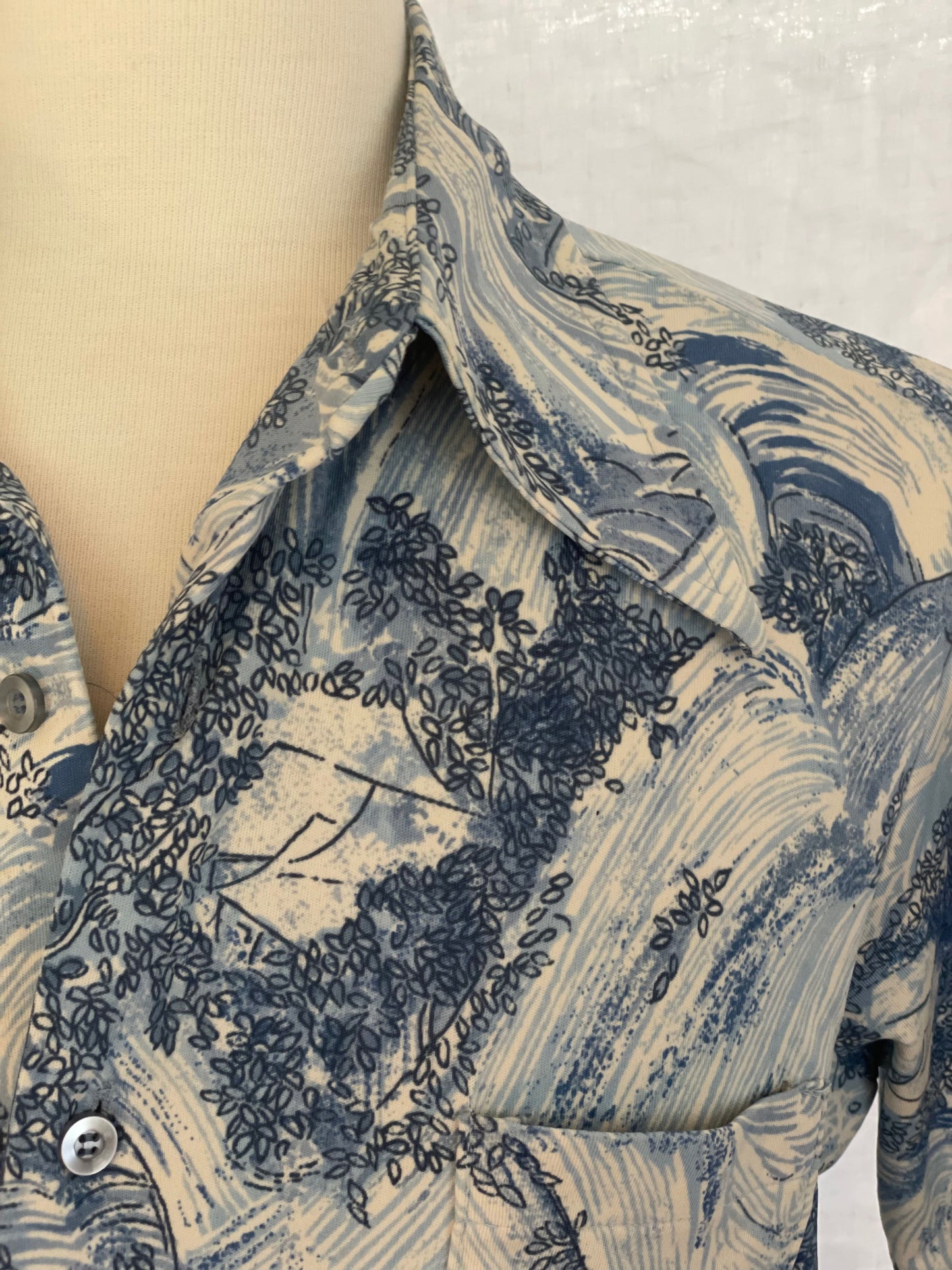 Surf Wind Cropped Button-Up