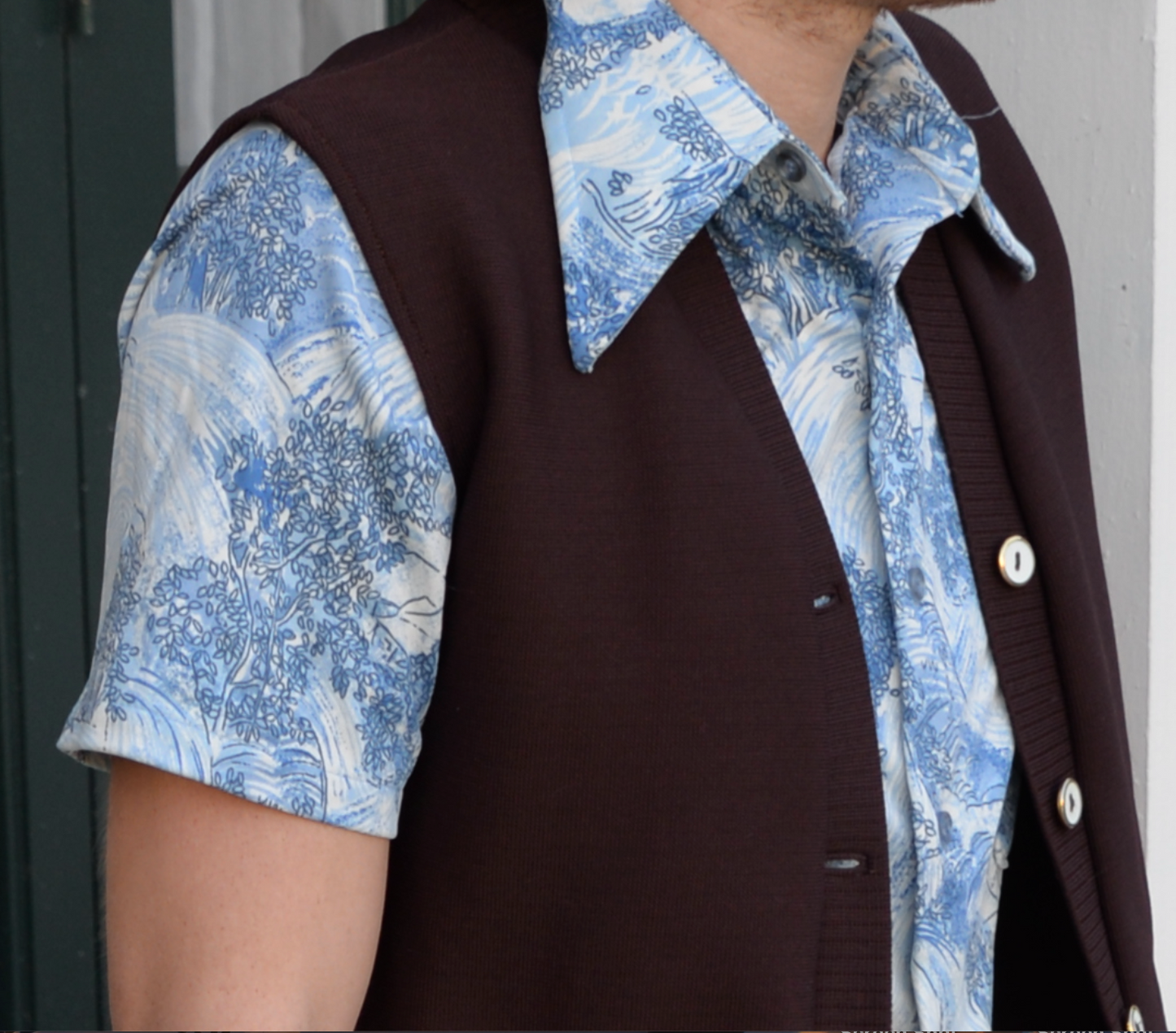 Surf Wind Cropped Button-Up