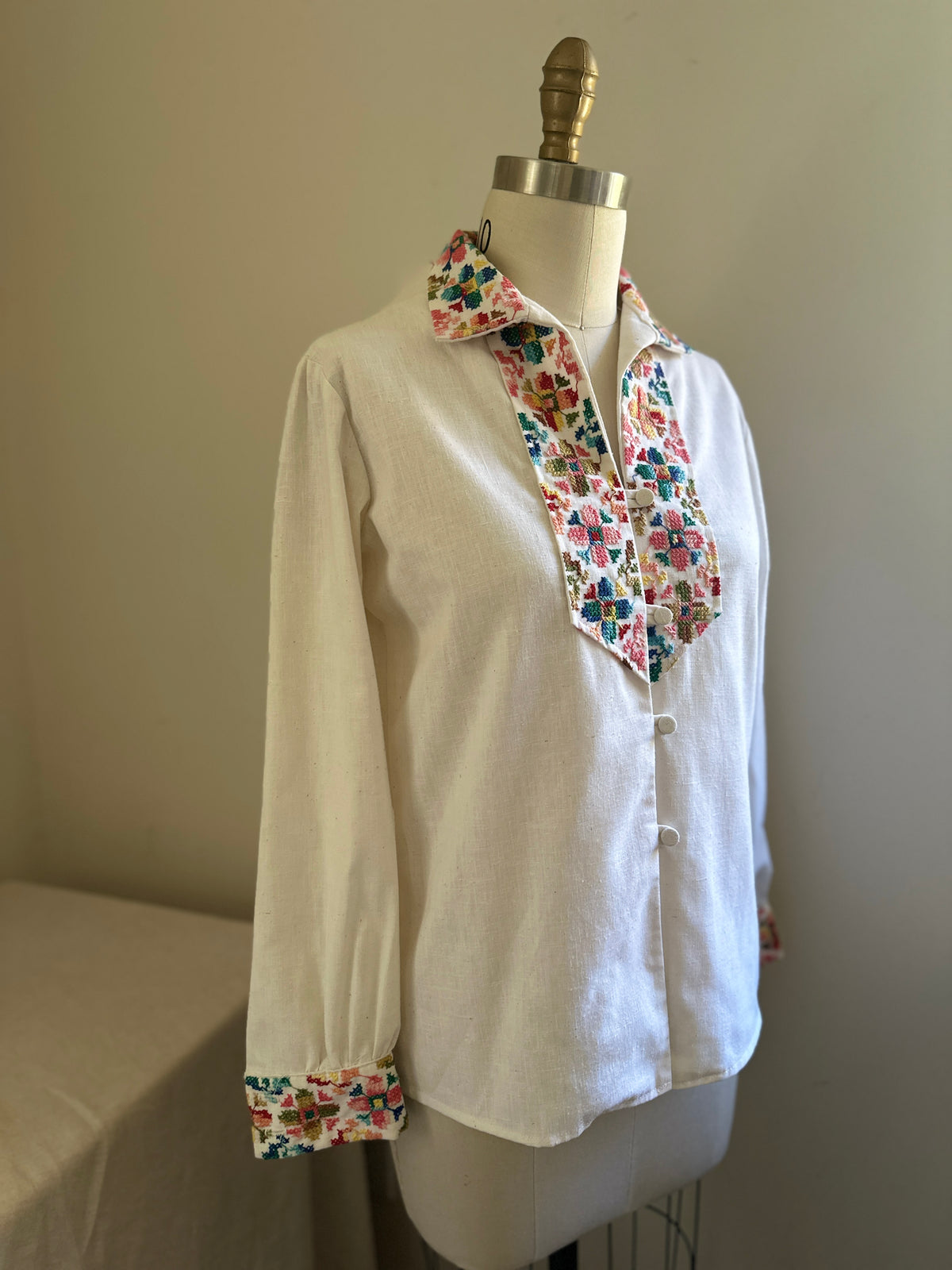 Alice of California Cream Embroidered Long Sleeve Blouse