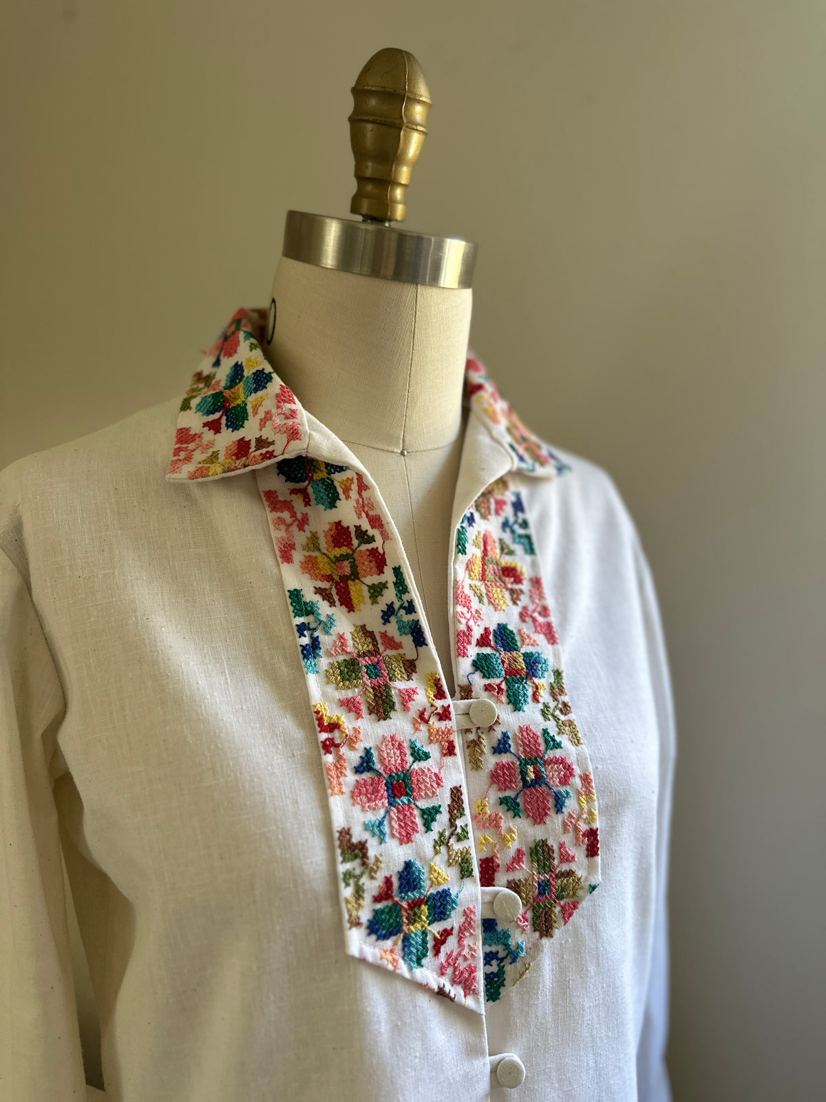 Alice of California Cream Embroidered Long Sleeve Blouse