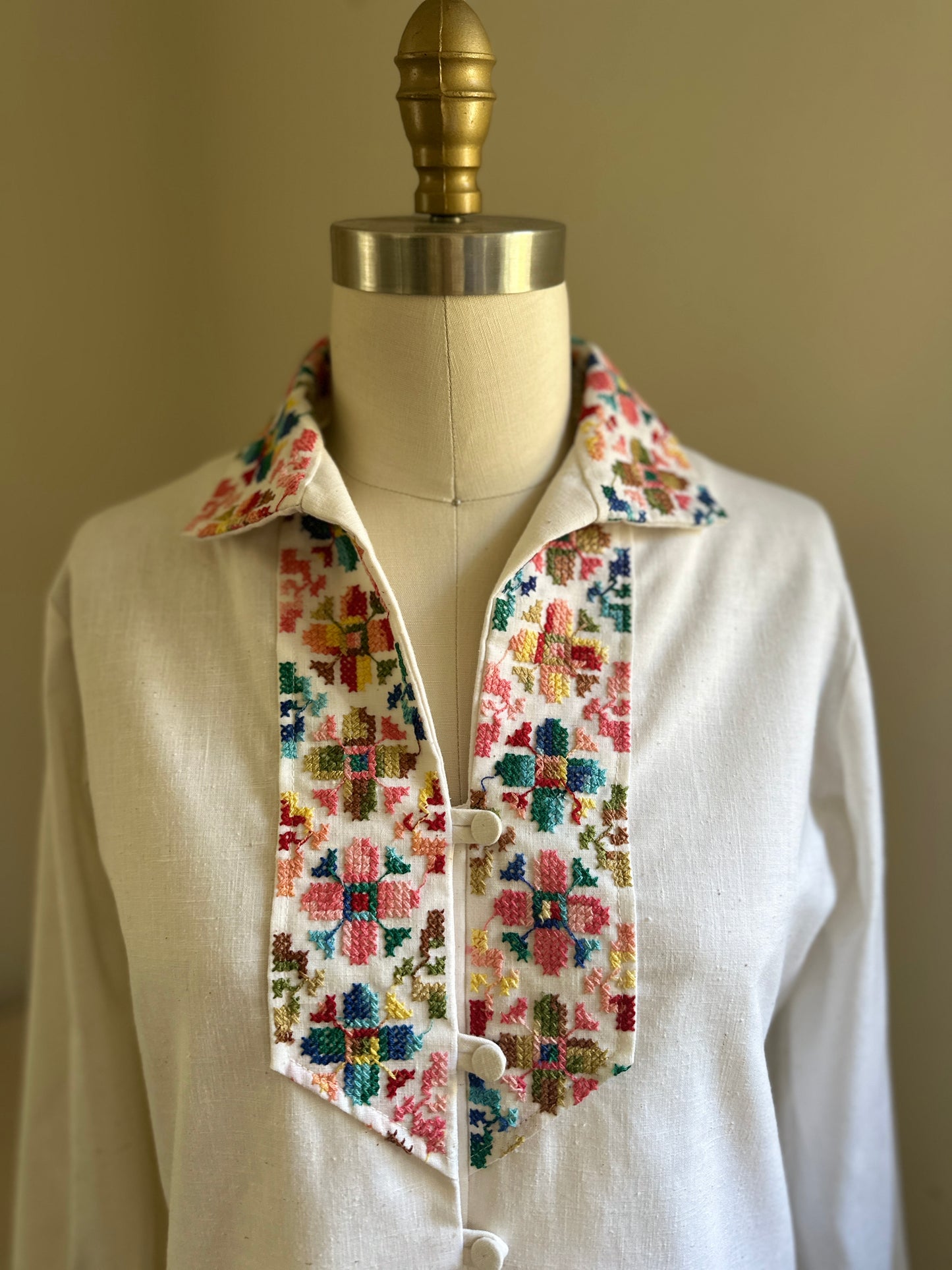 Alice of California Cream Embroidered Long Sleeve Blouse