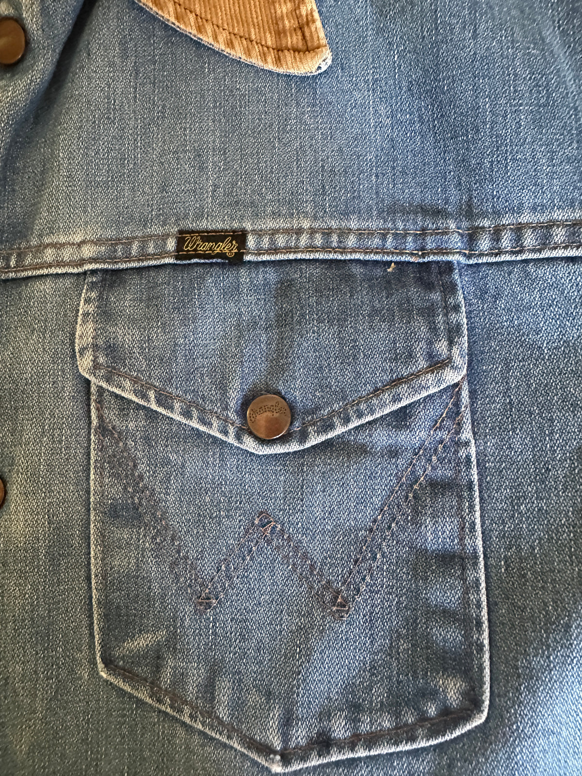 Wrangler No-Fault Denim Blanket Lined Trucker Jacket