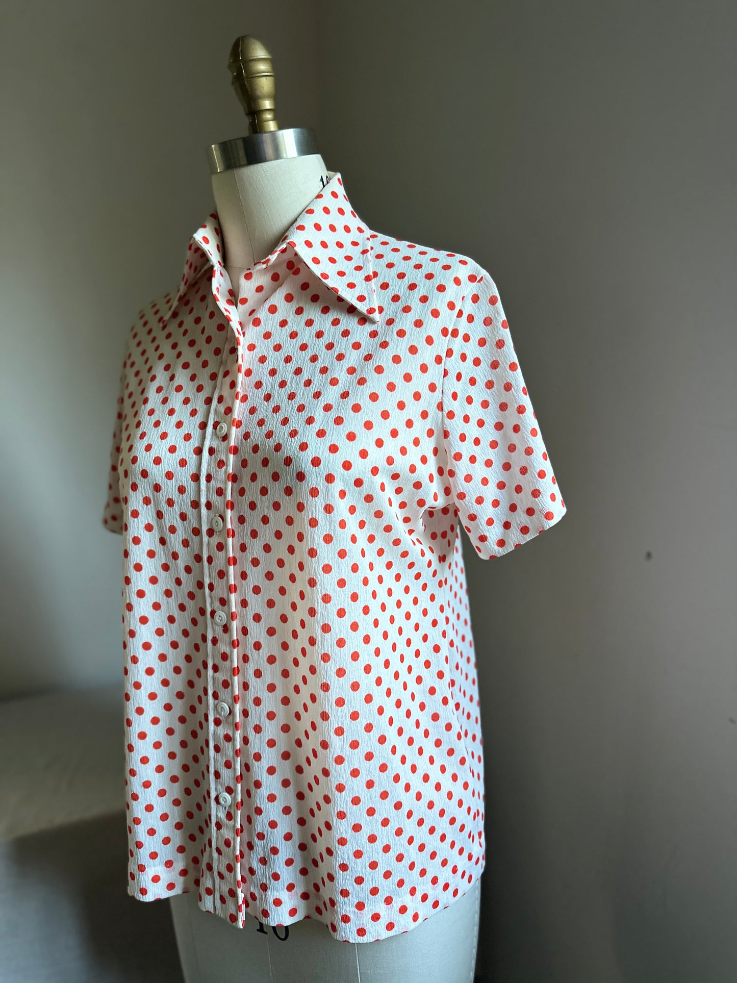 Jantzen White and Orange Polka Dot Short Sleeve Button Up Blouse