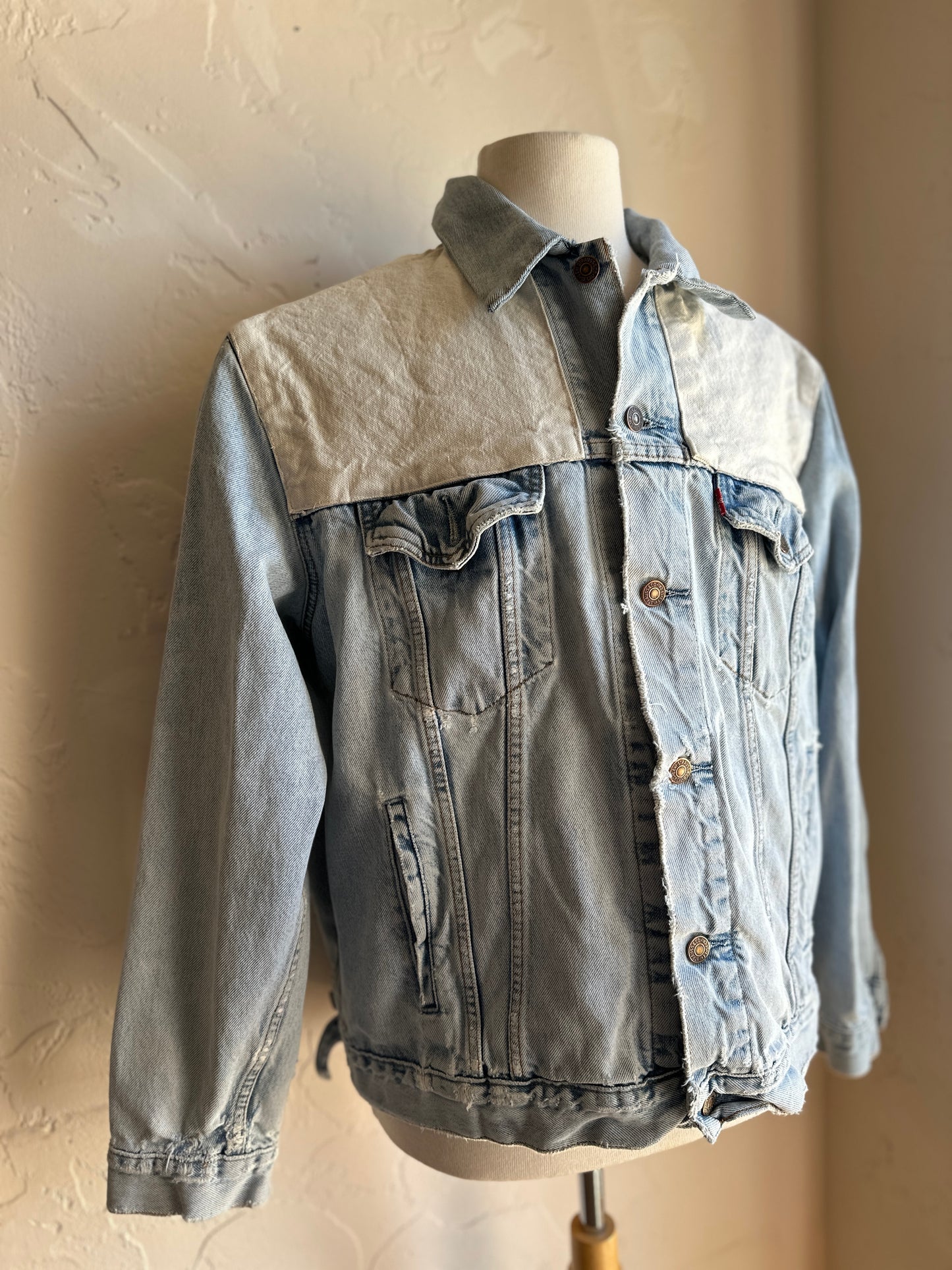Levi's Two-Tone 90's  Well Worn Trucker Denim Trucker Jacket