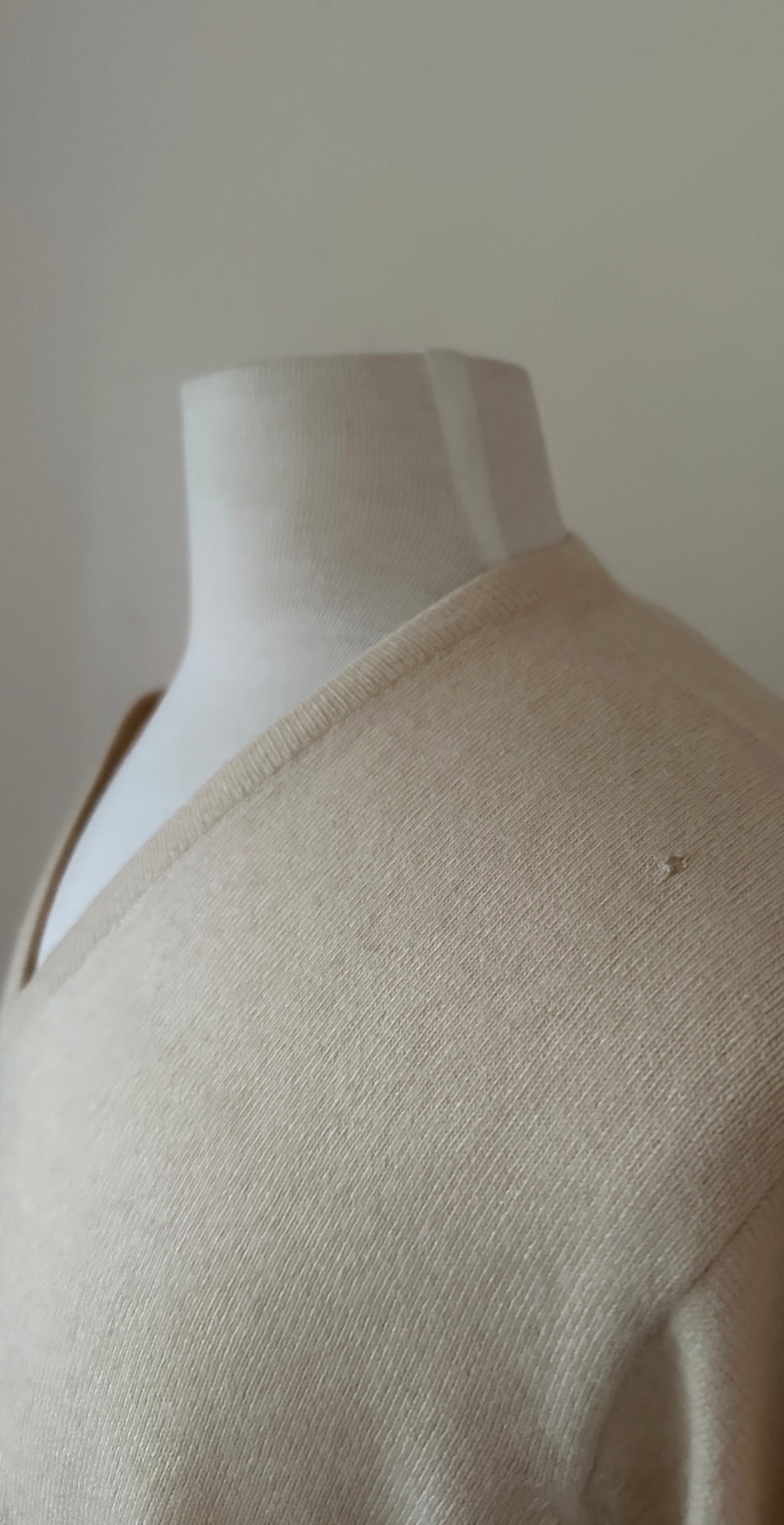 Jerry Magnin V-Neck Cashmere Cream Sweater