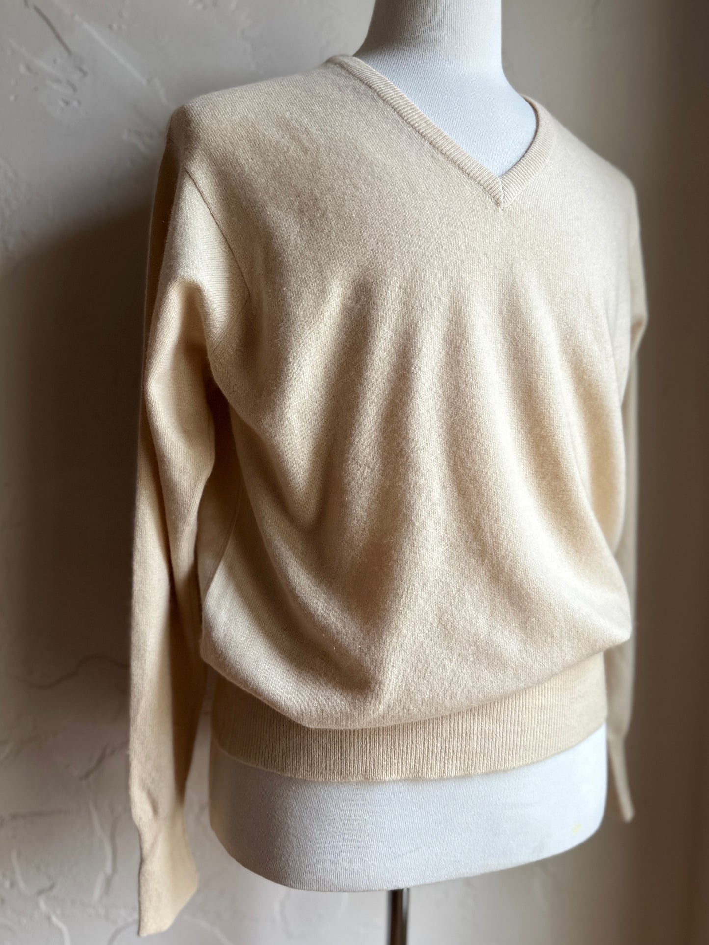 Jerry Magnin V-Neck Cashmere Cream Sweater