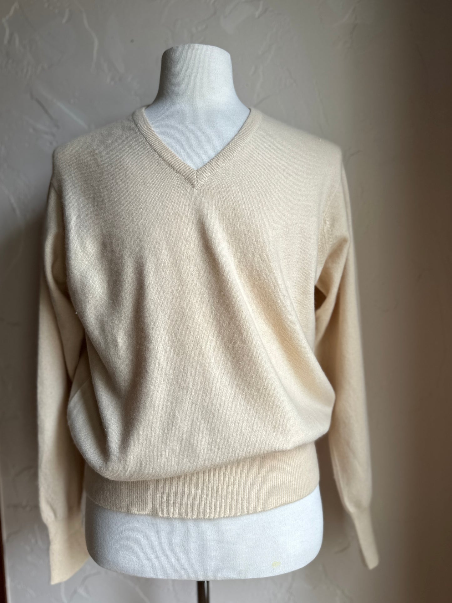 Jerry Magnin V-Neck Cashmere Cream Sweater
