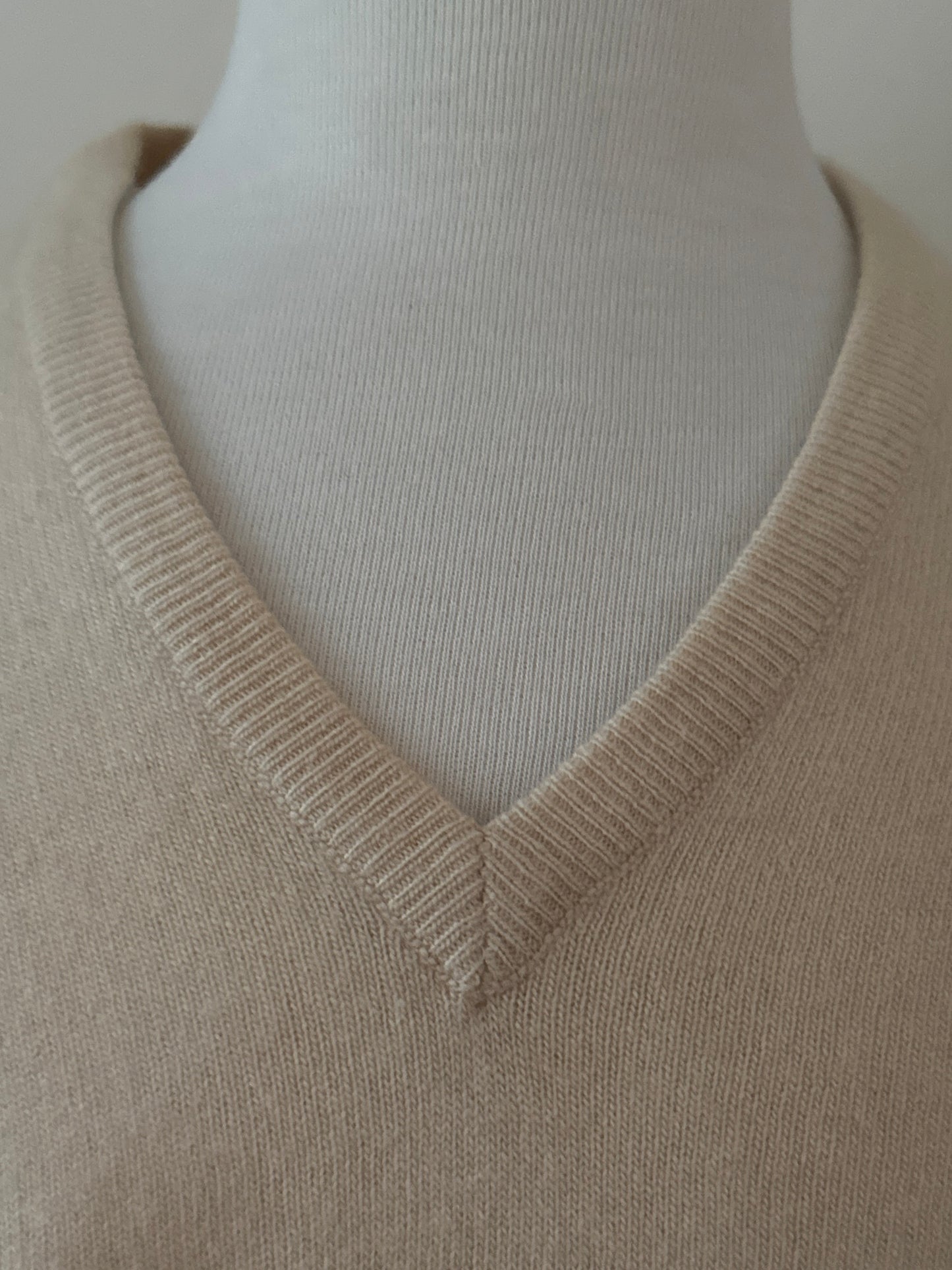 Jerry Magnin V-Neck Cashmere Cream Sweater