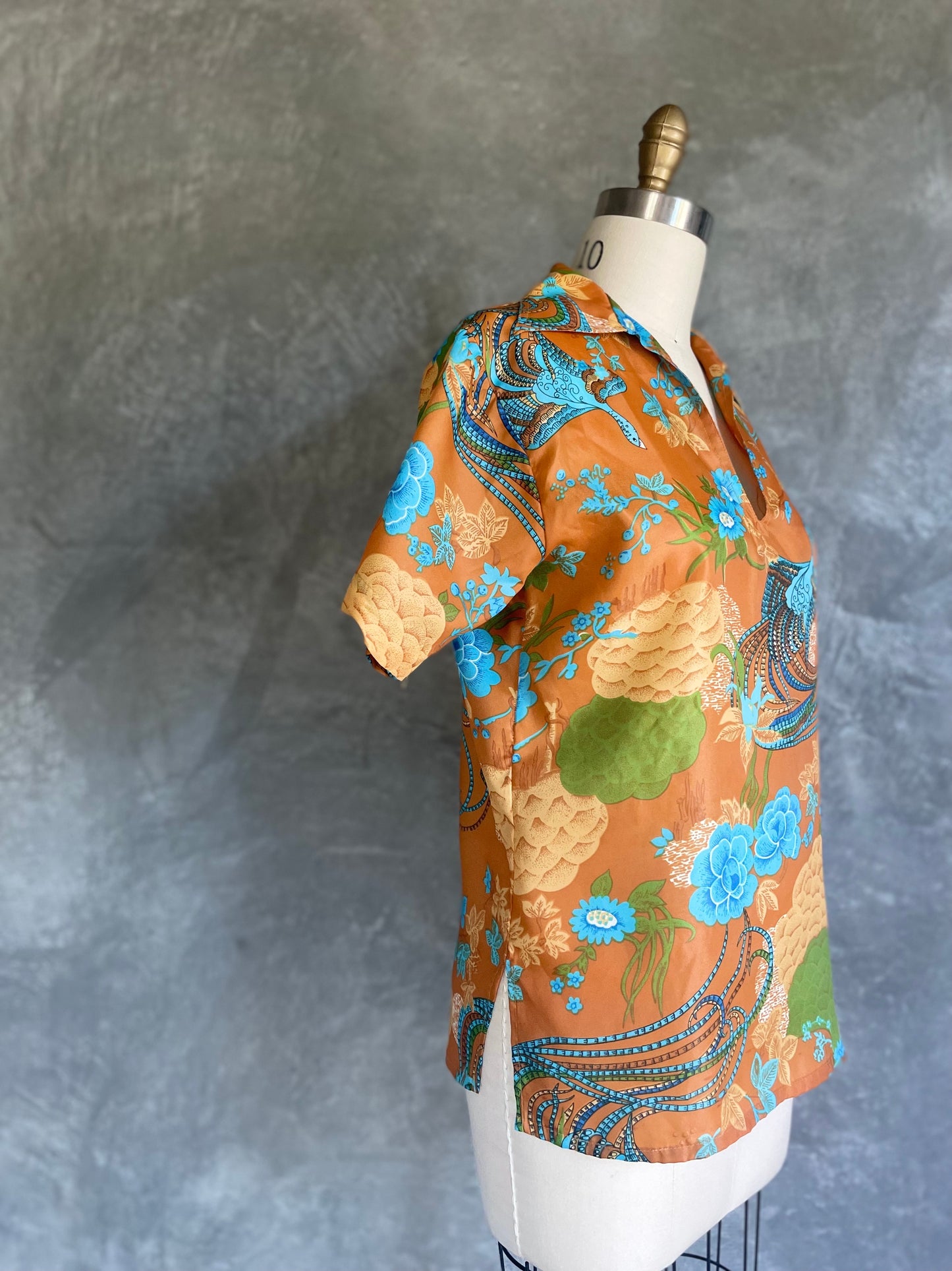 Peach Skin Peacock Print Short-Sleeved Shirt