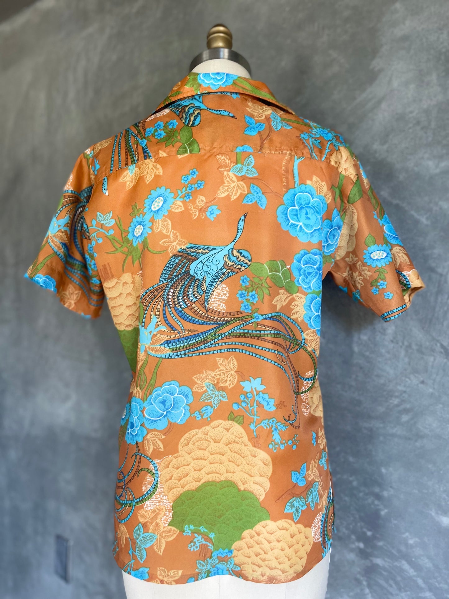 Peach Skin Peacock Print Short-Sleeved Shirt