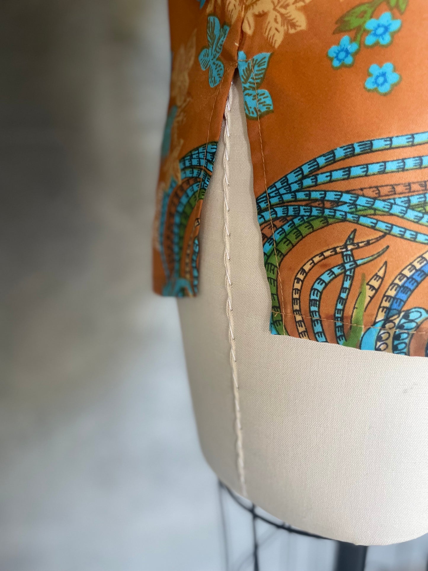 Peach Skin Peacock Print Short-Sleeved Shirt