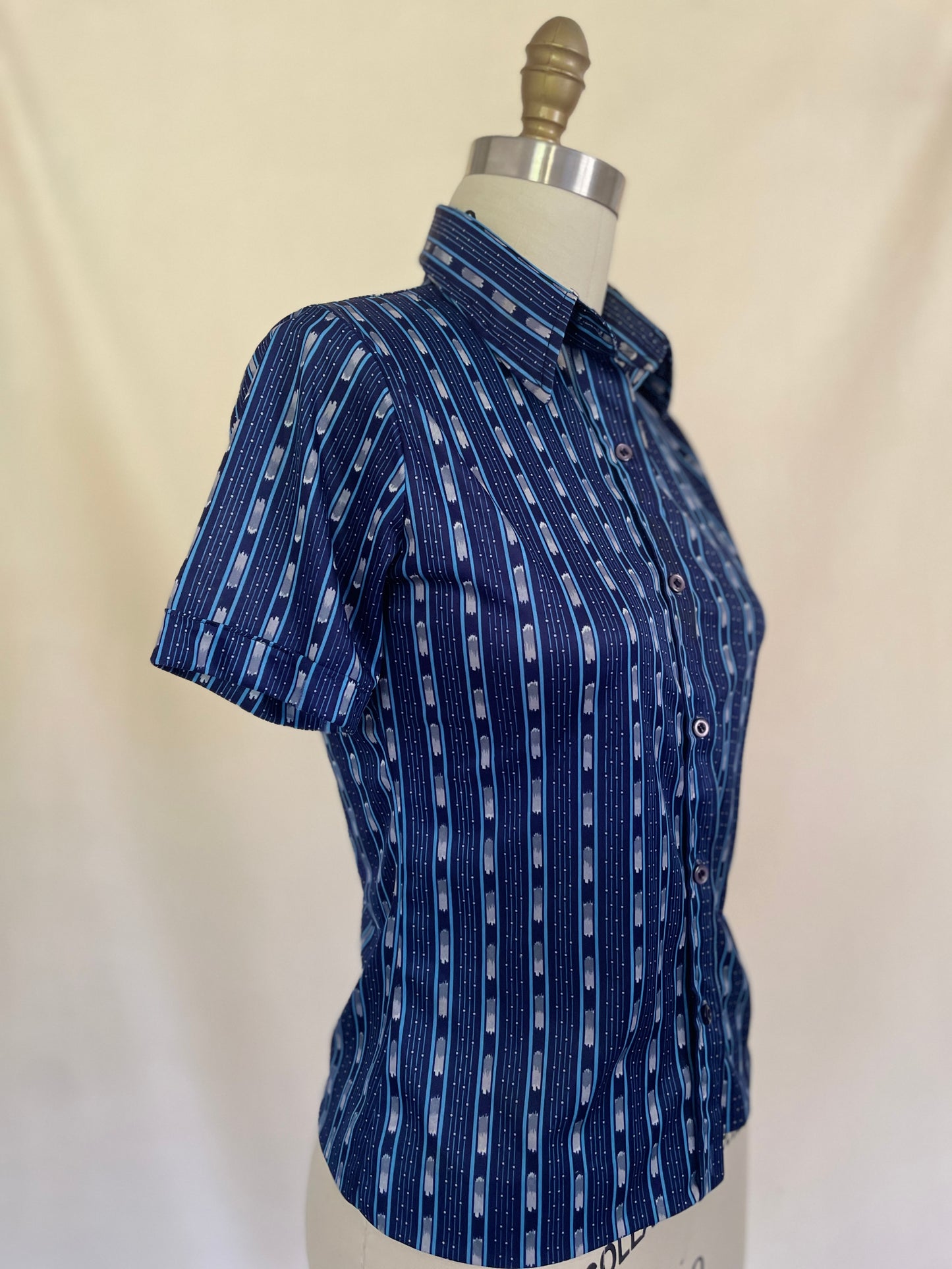 Pulsating Poly Short-Sleeved Button Up